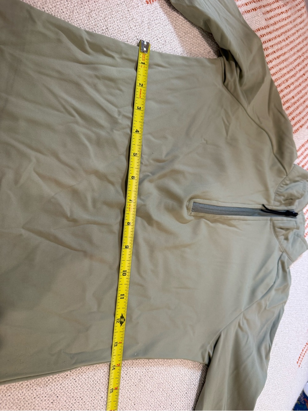 Sage Green Women’s XS Long Sleeve Pullover Activewear Top - Picture 3 of 5